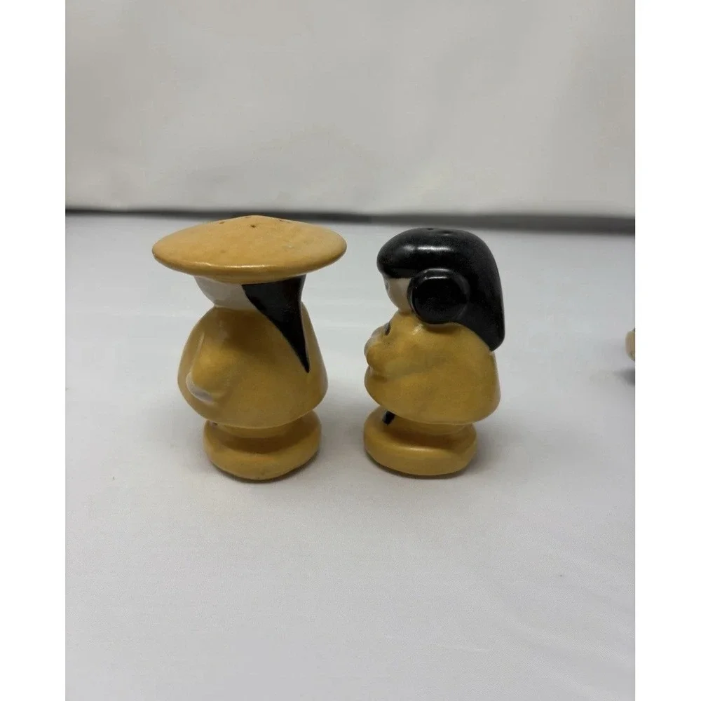 Vintage Asian Couple Salt & Pepper Shakers Ceramic Rubber Stop‎ 1950's MCM